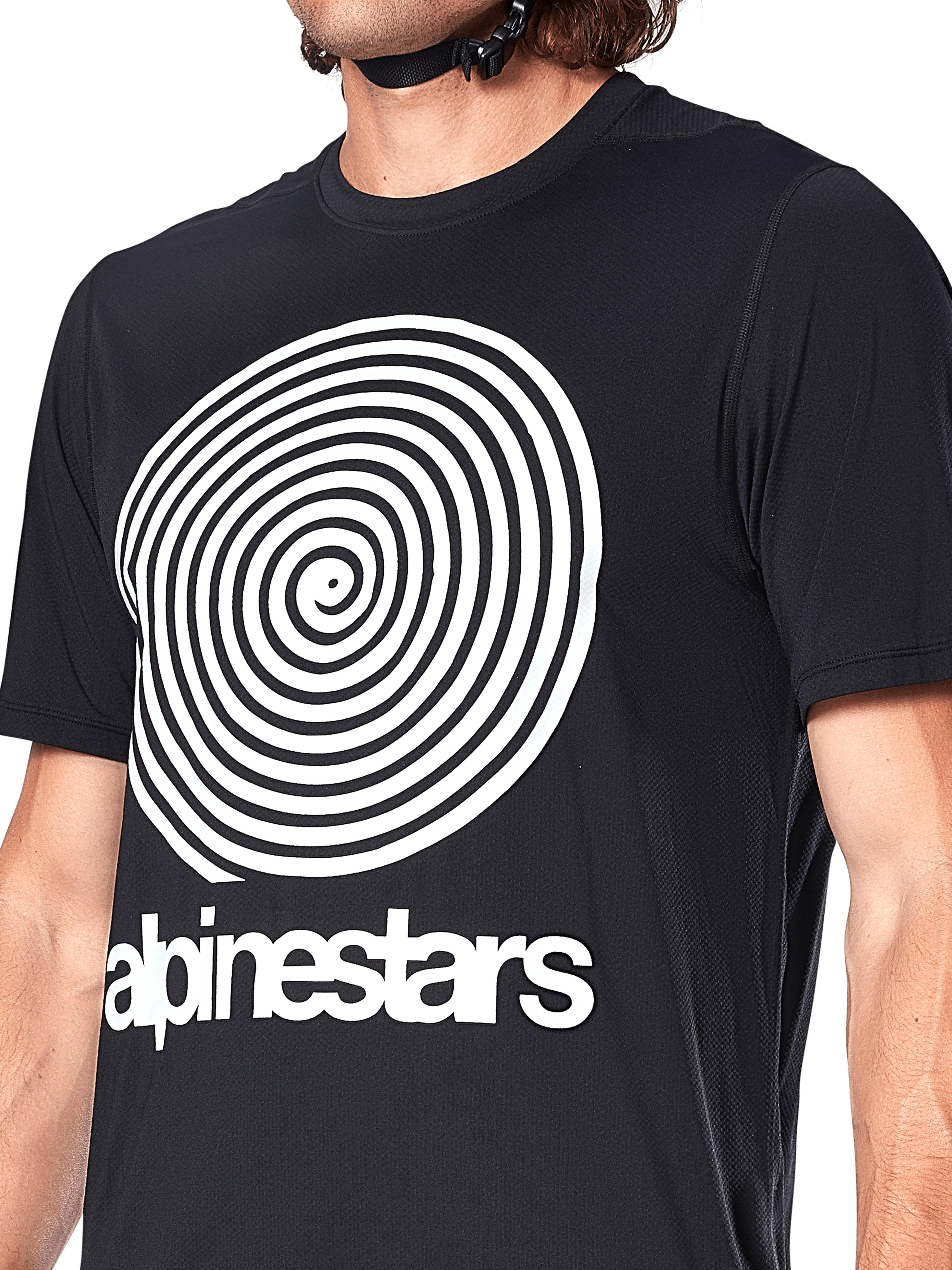 Alpinestars A-Dura Oscar Jersey, jersey de MTB de manga corta, negro, con un gran gráfico de espiral Oscar vintage en blanco y el logotipo de Alpinestars en el pecho, ropa técnica de ciclismo