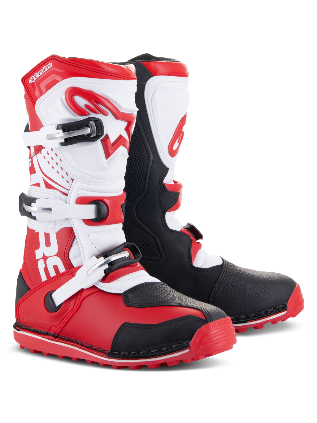 Botas Alpinestars Tech-T, botas de trial para moto, rojo brillante, negro y blanco, con una espinillera ergonómica blanca con logotipo rojo, tres hebillas ajustables, paneles protectores negros y suela texturizada roja para un rendimiento óptimo en la práctica de trial