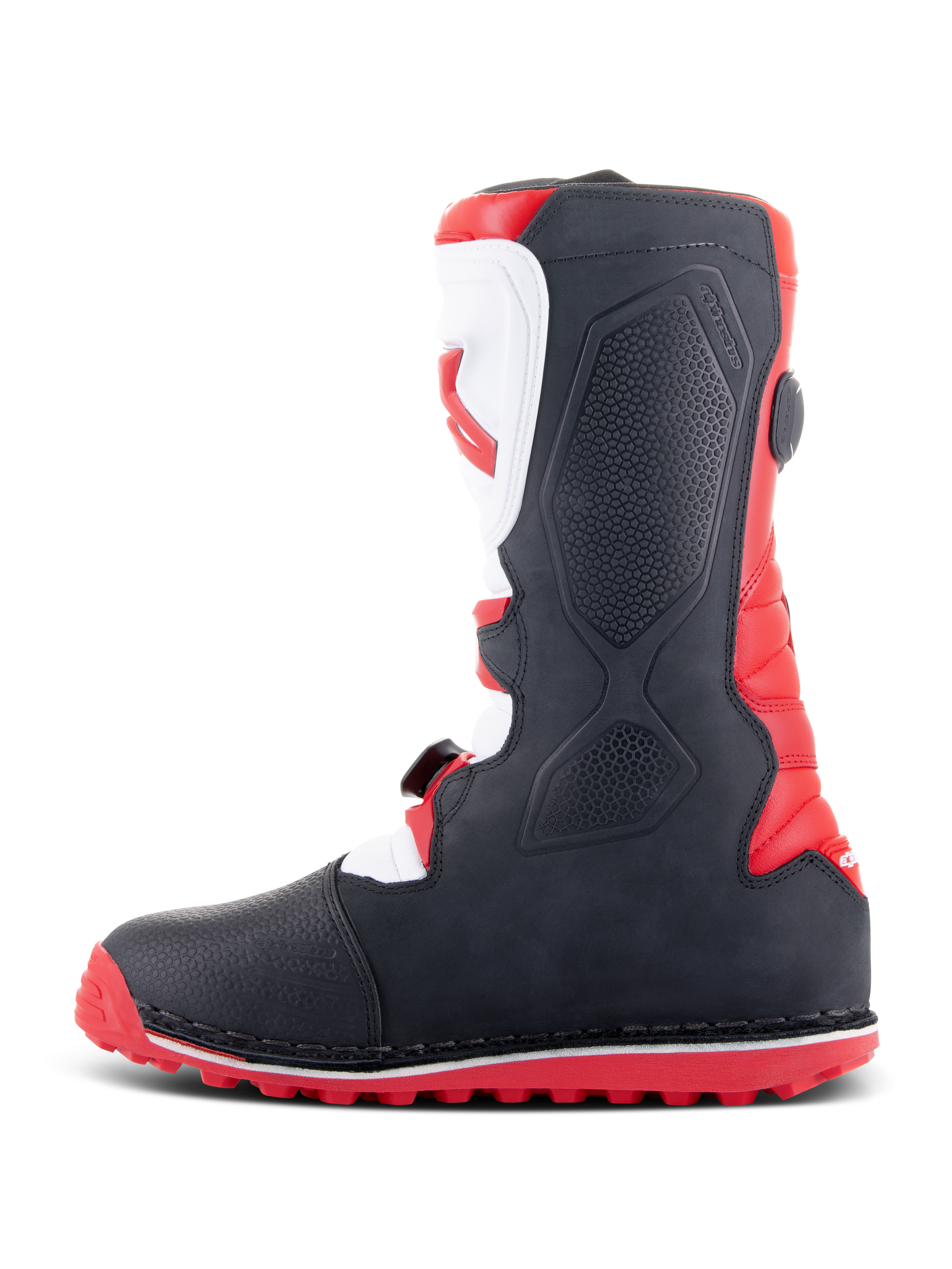Botas Alpinestars Tech-T, botas de trial, rojo brillante, negro y blanco, perfil lateral que muestra la espinillera ergonómica blanca con logotipo rojo, paneles negros texturizados y suela roja con relieve para tracción todoterreno