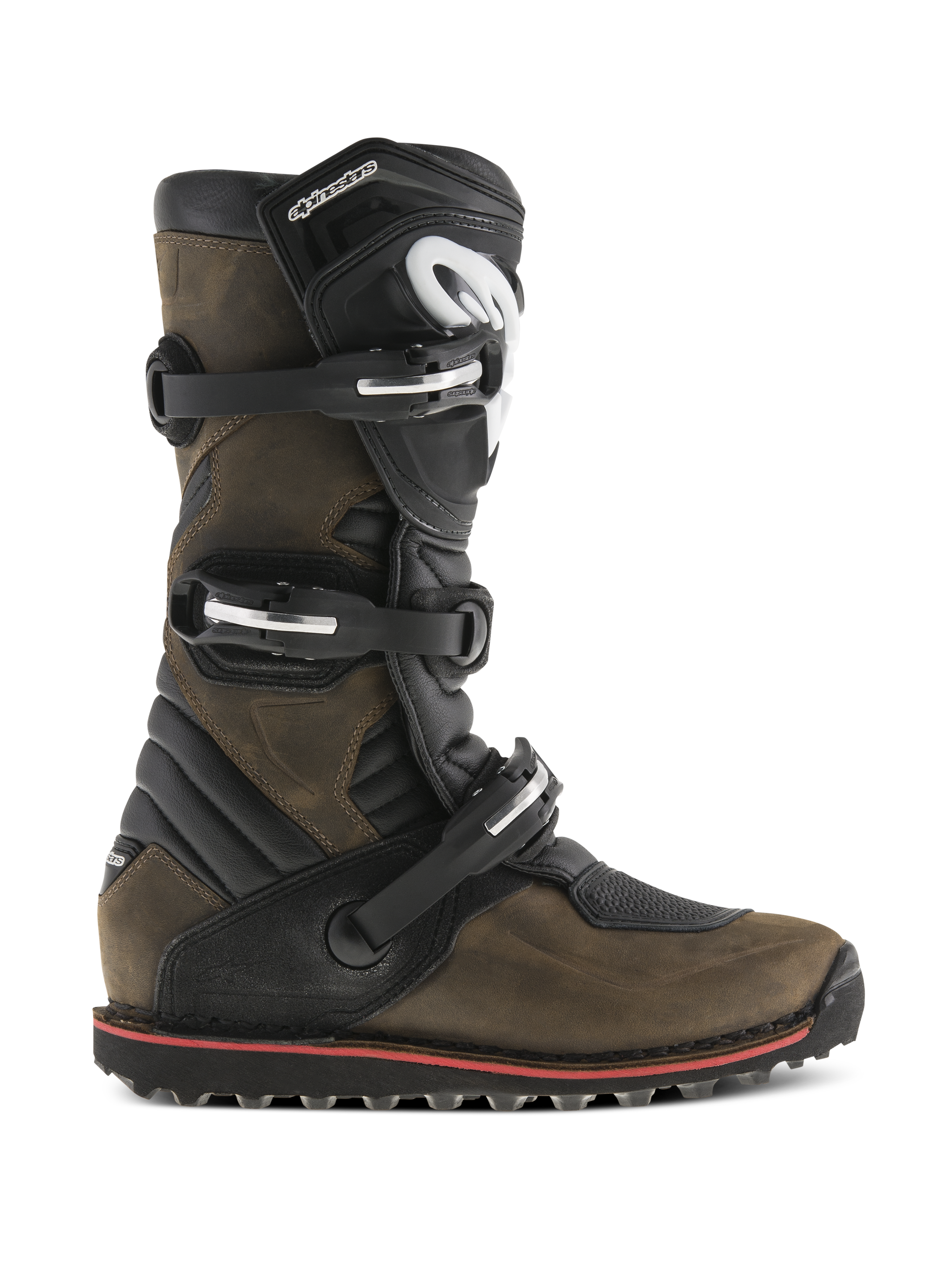 Alpinestars Tech-T Boots, botas de moto para trial, marrón aceitado y negro, vista de perfil lateral con sistema de cierre de tres hebillas, espinillera ergonómica con logotipo blanco, suela texturizada robusta con una franja roja, diseñadas para la práctica de trial off-road