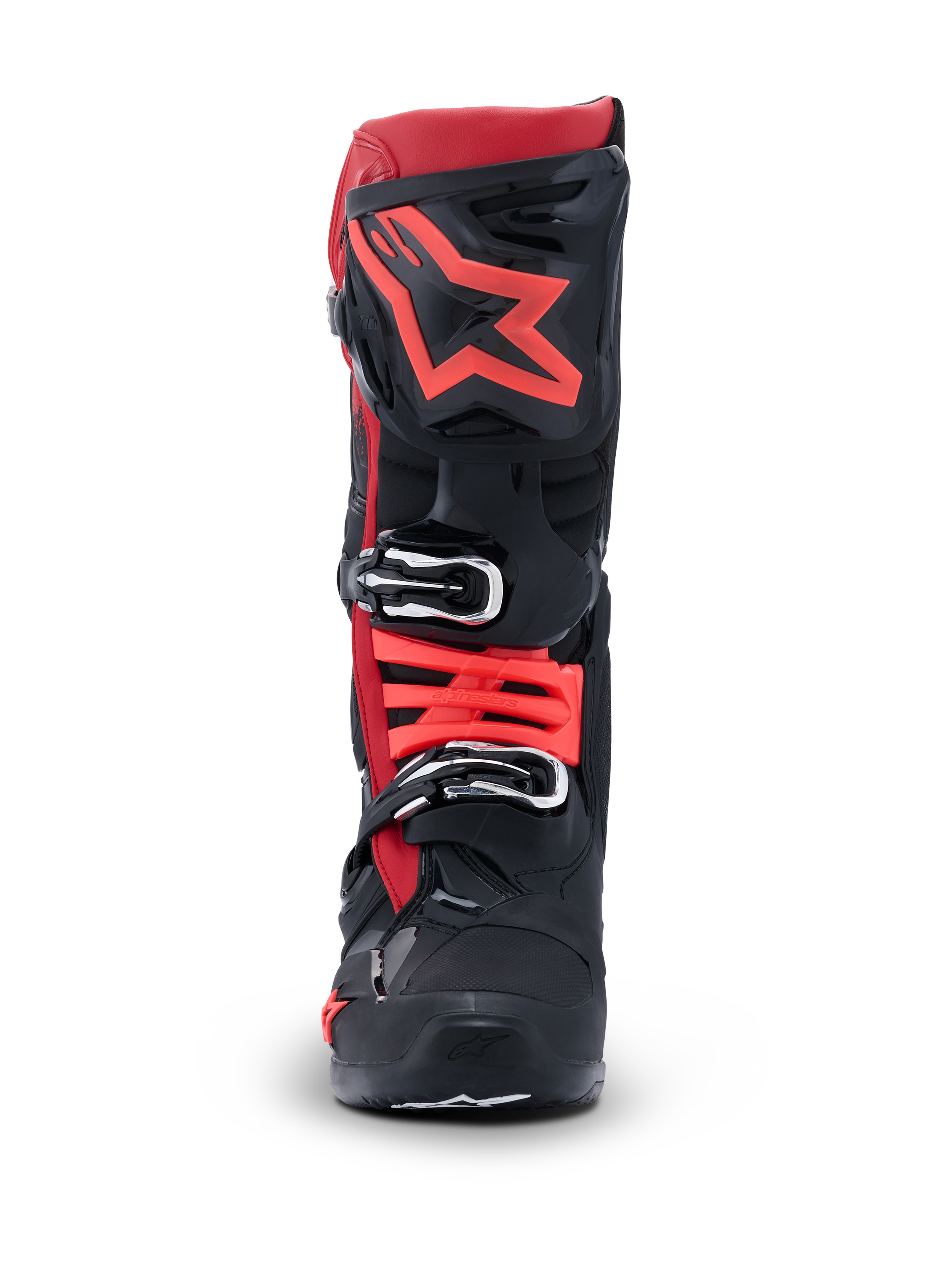 Botas Alpinestars Tech 10, botas de motocross, negro y rojo, vista frontal con un gran logotipo de estrella roja en la espinillera y cierres de hebilla plateados, equipo de protección avanzado para carreras fuera de carretera