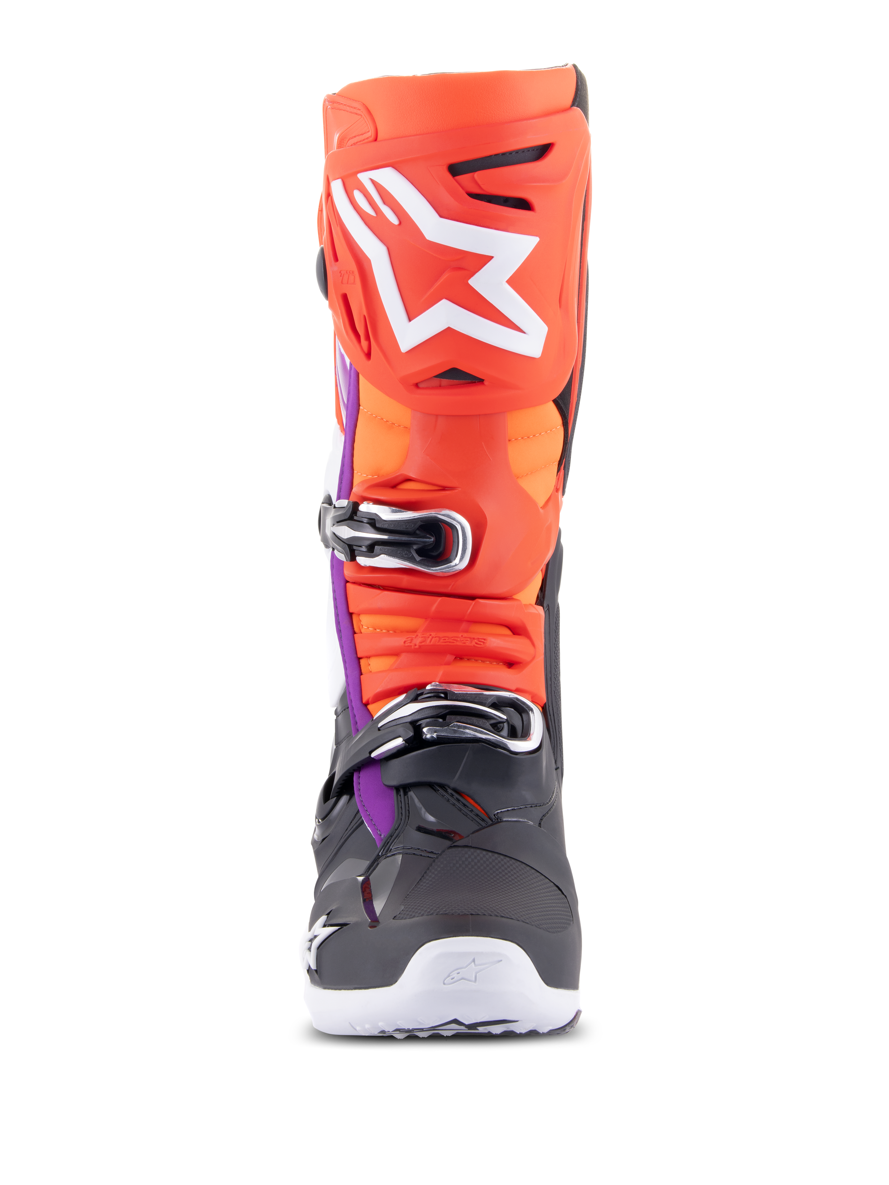 Botas Alpinestars Tech 10, botas de motocross, negro, rojo flúor, naranja flúor y blanco con detalles en púrpura, vista frontal con sistema de cierre de múltiples hebillas y logotipo blanco grande en el protector de espinilla