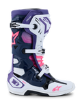 Botas Alpinestars Tech 10, botas de motocross, blanco, violeta, azul marino y rosa fluorescente, vista lateral con cierre de triple hebilla, chasis protector de TPU, logotipos de estrella de Alpinestars y marca DHCP, calzado de competición todoterreno de alto rendimiento