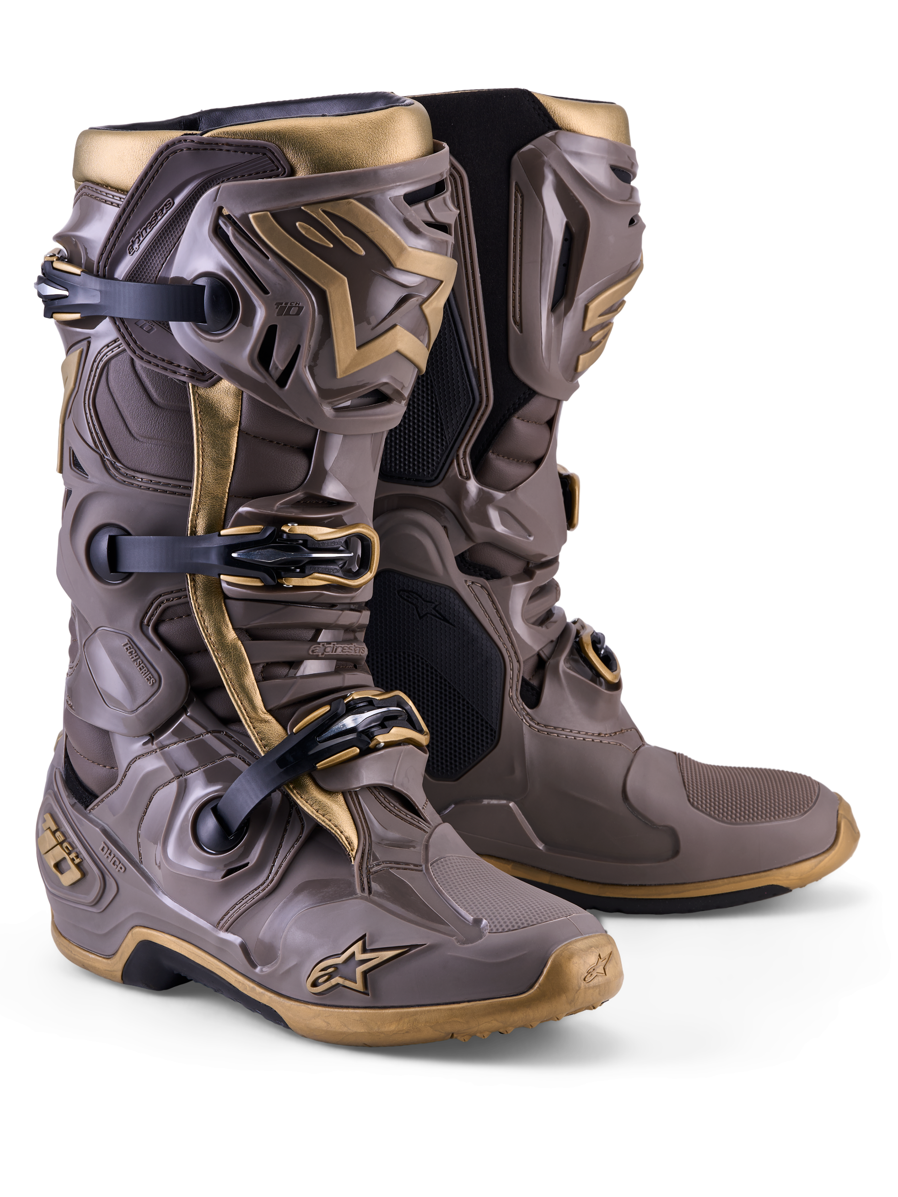 Botas de motocross Alpinestars Tech 10 Air Gold marrón tierra y oro, carcasa de TPU ligera y sistema de triple hebilla.