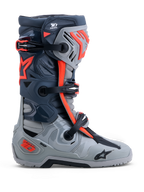Alpinestars Tech-10 Enduro, botas de moto off-road, grises y rojo flúor, con protección DCHP y paneles de TPU