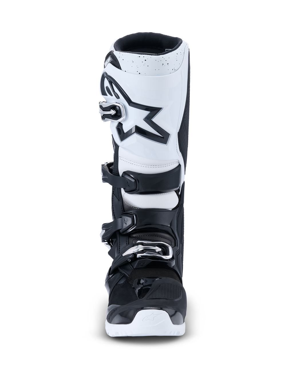 Botas Alpinestars 2026 Tech 7 Enduro, botas de motocross, negro y blanco, vista frontal con placa de espinilla blanca y logotipo de estrella negra, sistema de cierre de cuatro hebillas y suela blanca duradera