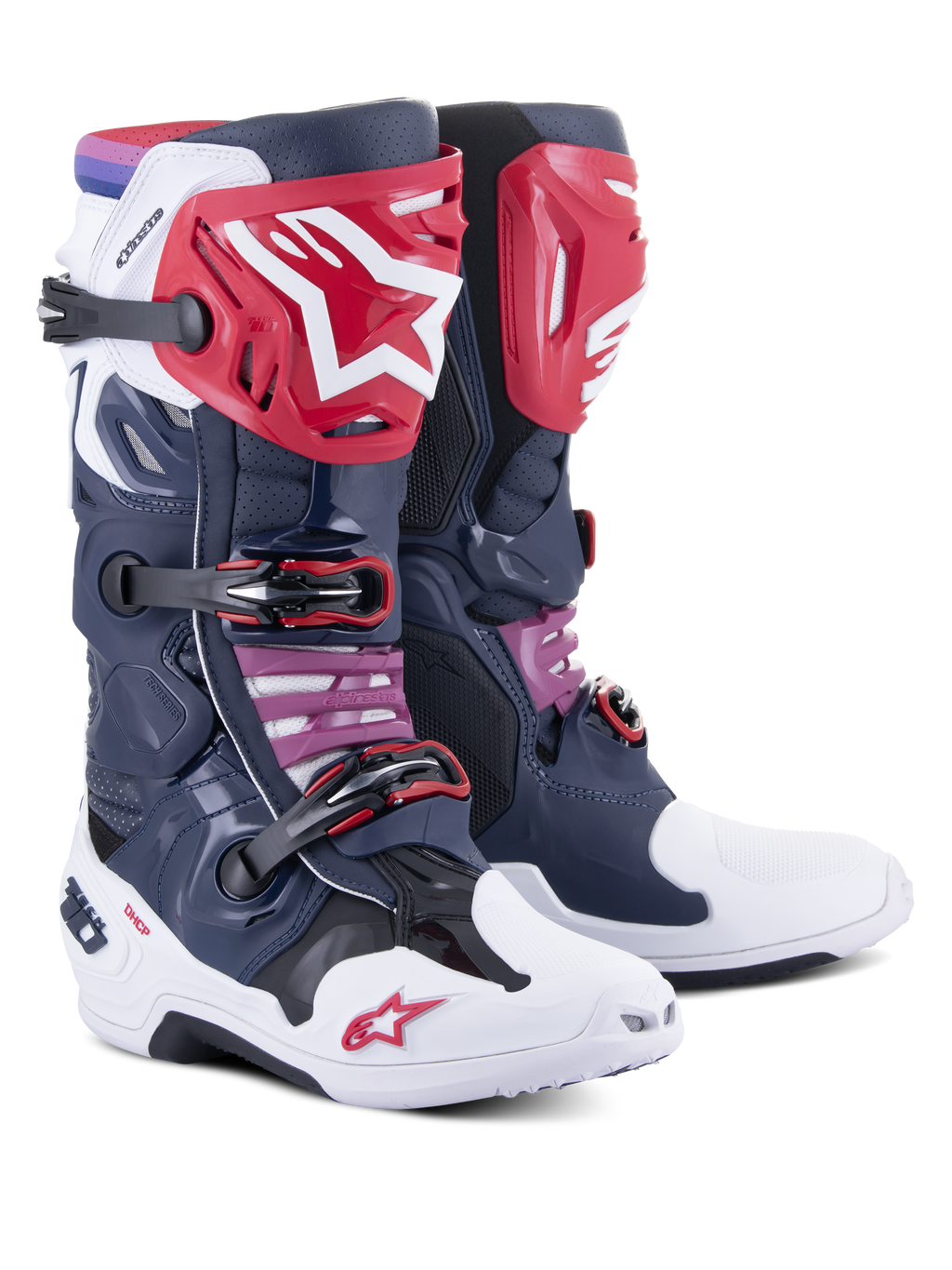 Botas Alpinestars Tech 10 Supervented, botas de motocross, color Night Navy White Rainbow, con espinilleras rojas con el logo de la estrella en blanco, múltiples hebillas negras y paneles de malla perforada para un alto flujo de aire