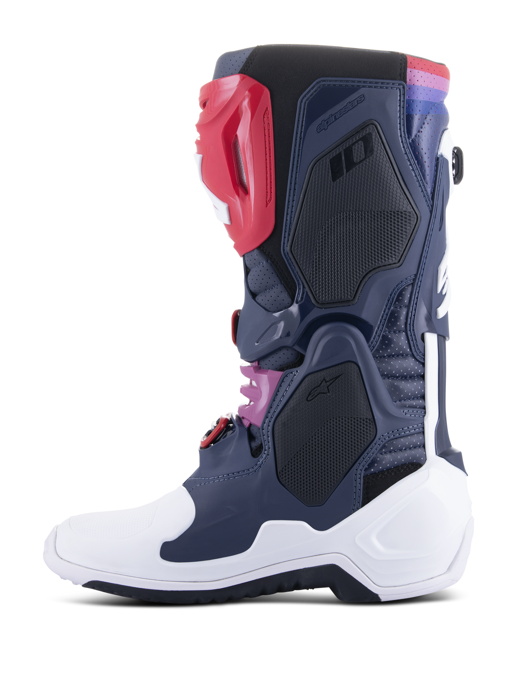 Botas Alpinestars Tech 10 Supervented, botas de motocross, Night Navy White Rainbow, vista de perfil lateral que muestra paneles de malla ventilada, carcasa protectora blanca y detalles coloridos, calzado todoterreno de alto rendimiento.