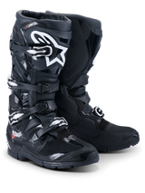 Botas Alpinestars 2026 Tech 7 Enduro Drystar®, botas profesionales de motocross y enduro, negro, con sistema de cierre de cuatro hebillas, logotipo Astar blanco en la espinilla, paneles de protección de TPU resistentes y suela especializada para agarre todoterreno