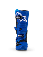 Botas Alpinestars Yamaha Youth Tech 7S, botas de motocross, azul, negro y blanco, vista frontal que muestra la placa de espinilla de TPU con el logo de estrella blanca, sistema de cierre de hebillas ajustables y construcción protectora duradera para off-road