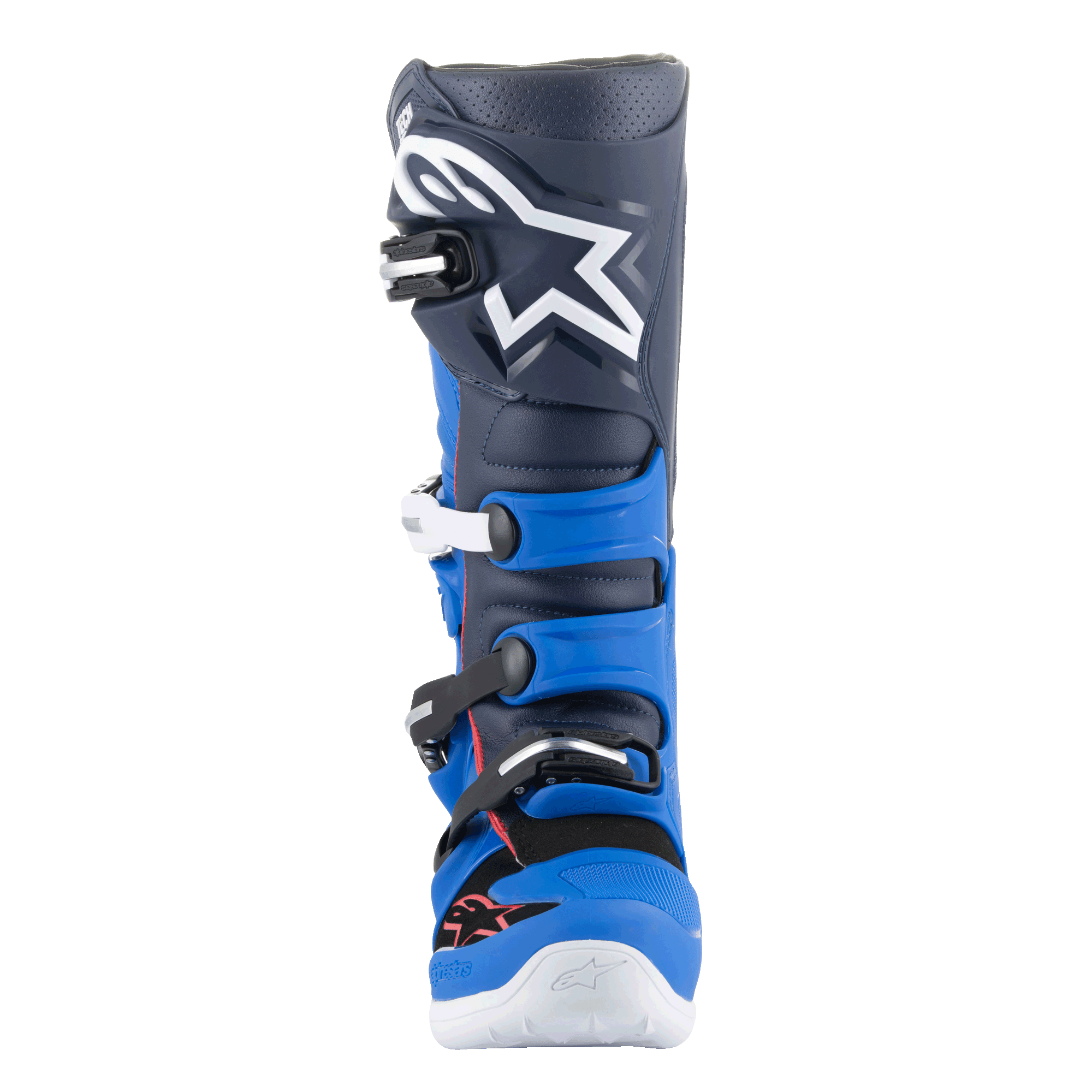 Botas Alpinestars Tech 7, botas de motocross, azul alpino, azul marino noche y rojo brillante, vista frontal con una parte superior azul marino oscuro con un gran logotipo de Astars en blanco, paneles protectores de TPU en azul brillante y un sistema de cierre de hebillas, calzado de alto rendimiento para conducción todoterreno
