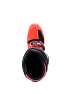 Botas Alpinestars Tech 7, Colección MX26, botas de motocross, negro, rojo fluo y rosa fluo, vista cenital del interior de la bota, con forro rosa fluorescente y carcasa exterior rojo fluo con cierre de hebilla