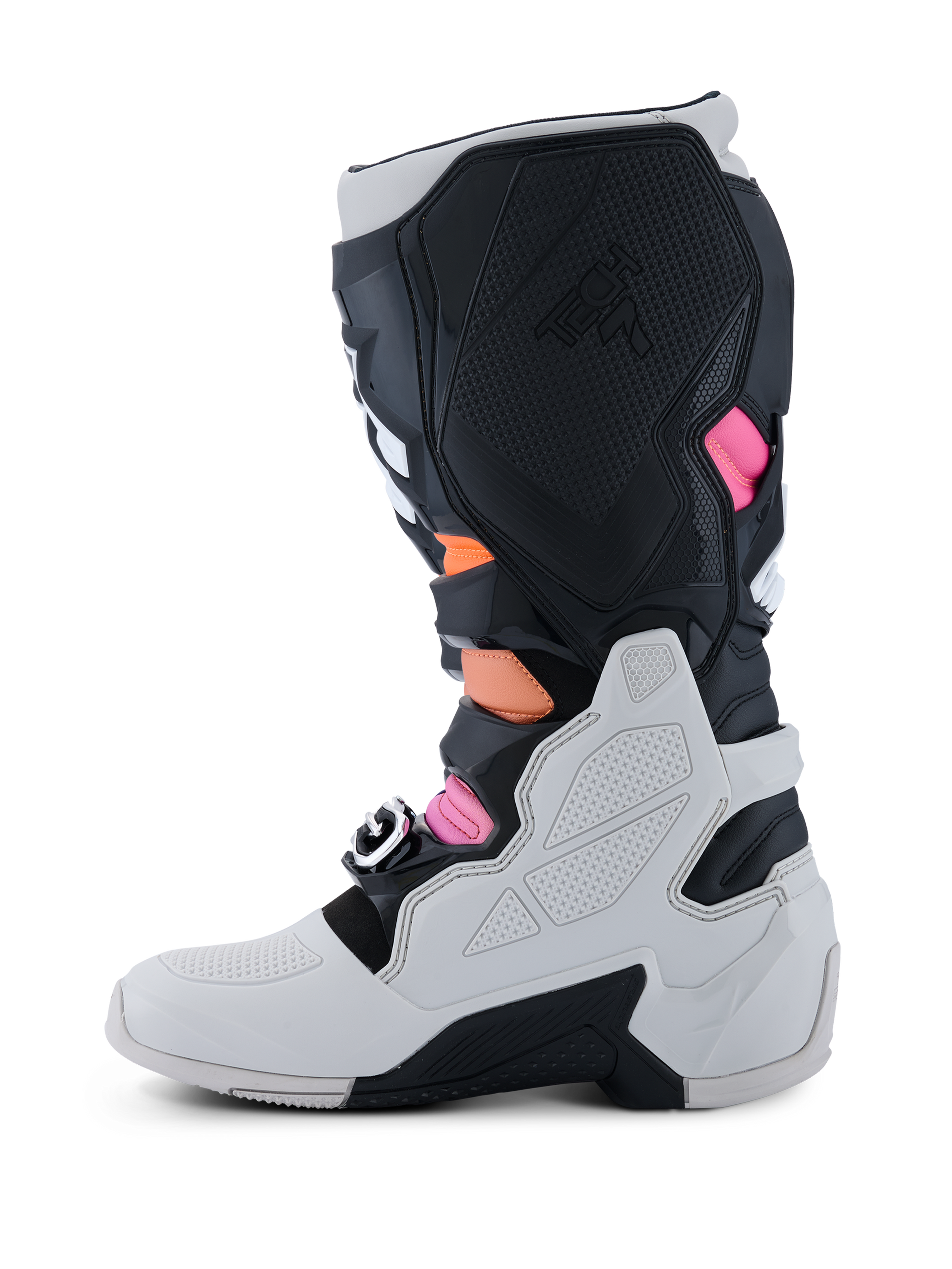 Botas Alpinestars Tech 7, botas de motocross, negro, gris claro, naranja flúor y magenta, perfil lateral medial con carcasa inferior gris claro, paneles de TPU negros con la marca Tech 7 y detalles vibrantes en naranja y magenta.