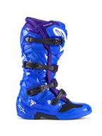 Botas Alpinestars Tech 7, botas de motocross, azules y moradas, con cuatro hebillas negras, carcasa protectora de TPU brillante con logotipo de Alpinestars en blanco, calzado duradero para competición todoterreno
