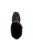 Botas Alpinestars Tech 7 Enduro, negro y rojo flúor, vista superior hacia la apertura de la bota, con forro interior negro y logotipo de estrella roja en la parte delantera