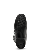 Botas Alpinestars Tech 3, botas de motocross, negras, vista inferior de la suela de goma texturizada con el logotipo y el nombre Alpinestars, diseño de banda de rodadura de alto agarre para rendimiento todoterreno