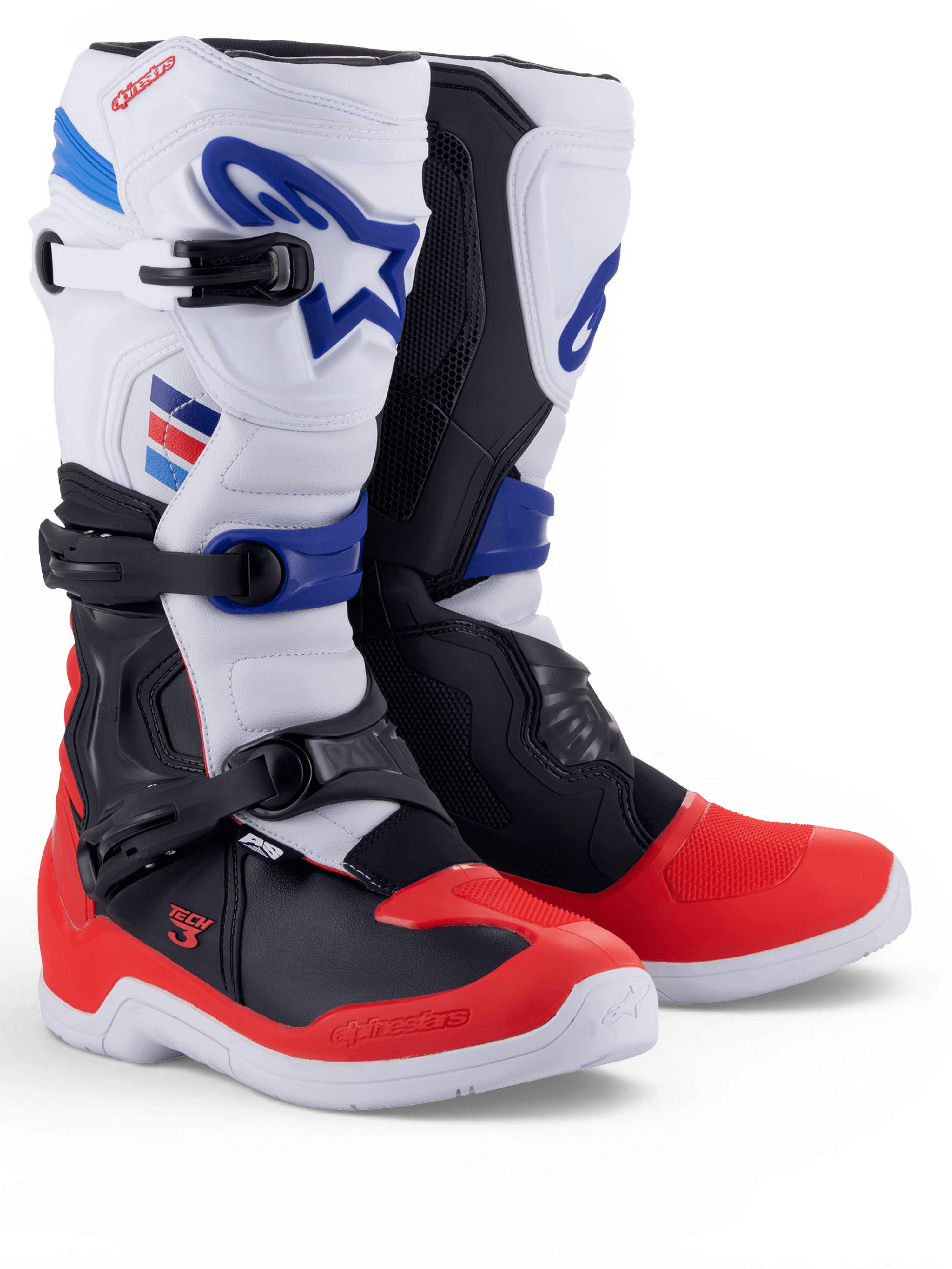 Alpinestars Tech 3, botas de motocross blancas y rojas brillantes con detalles azul oscuro y cierre de triple hebilla, par mostrado