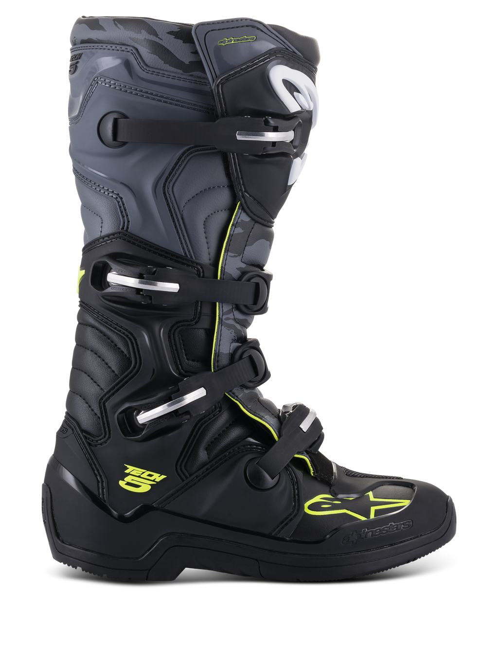 Alpinestars Tech 5 Boots, botas de motocross todoterreno, vista de perfil lateral, negro y gris frío con detalles en amarillo flúor, patrón de camuflaje, hebillas ajustables y suela protectora robusta.
