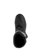 Botas Alpinestars Belize Drystar®, botas de moto para turismo de aventura, color negro, vista superior que muestra la apertura de entrada y el protector de cambios reforzado, construcción en cuero impermeable y microfibra