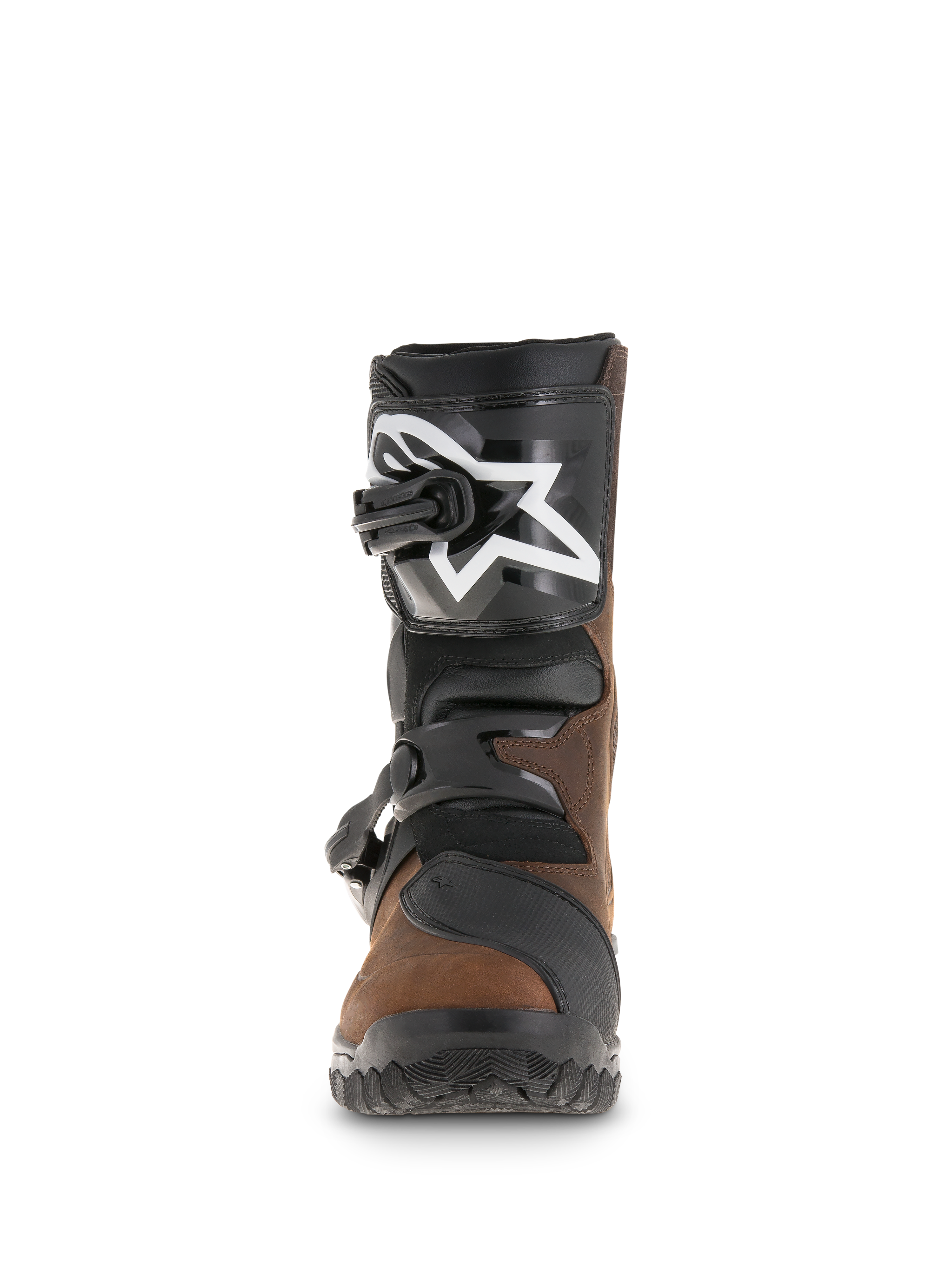 Botas Alpinestars Belize Drystar®, botas de turismo de aventura, marrón aceitado y negro, vista frontal que muestra la placa tibial de TPU con el logo de la estrella blanca, sistema de cierre de doble hebilla y suela con textura robusta