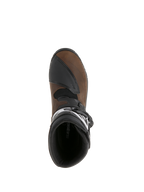 Botas Alpinestars Belize Drystar®, marrón aceitado y negro, vista superior que muestra el forro interior y el protector de cambio texturizado, botas de cuero para motociclismo de turismo de aventura
