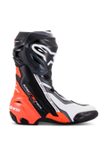 Botas Alpinestars Supertech R, calzado de motociclismo de carreras de alto rendimiento, negro, rojo flúor, blanco y gris, vista de perfil que muestra la placa de espinilla de TPU y el deslizador de punta, diseño aerodinámico con logotipos distintivos para uso en pista y carretera.