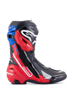Botas Alpinestars Honda Supertech R, botas de motociclismo de competición, negro, rojo brillante y azul, cuenta con el logotipo de Honda en blanco en el panel lateral rojo, logo de Alpinestars en la espinilla, polaina superior azul, diseño aerodinámico estilizado con protección avanzada de TPU