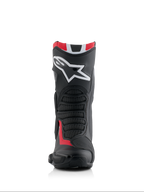 Botas Alpinestars Honda SMX-6 V3, botas de alto rendimiento para motociclismo, negro, rojo brillante y blanco, vista frontal con el gran logotipo blanco de Alpinestars en la espinilla, zonas de flexión de malla texturizada y perfil protector aerodinámico