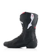 Botas Alpinestars Honda SMX-6 V3, botas de alto rendimiento para moto, negras con detalles en rojo brillante y blanco, perfil lateral medial, con construcción de microfibra duradera, paneles protectores de TPU y marca Honda en relieve