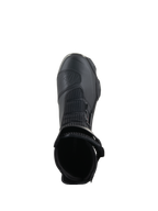 Botas Alpinestars SP-X BOA®, negro, vista superior hacia el interior de la apertura del tobillo, con malla Rideknit® y el sistema de ajuste lateral BOA® Fit System, bota de moto deportiva elegante de altura media