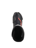 Alpinestars SMX-6 V2 Vented, bota de moto para carreras negra con detalles rojos fluorescentes, vista superior con parte superior perforada, protección de tobillo y abertura