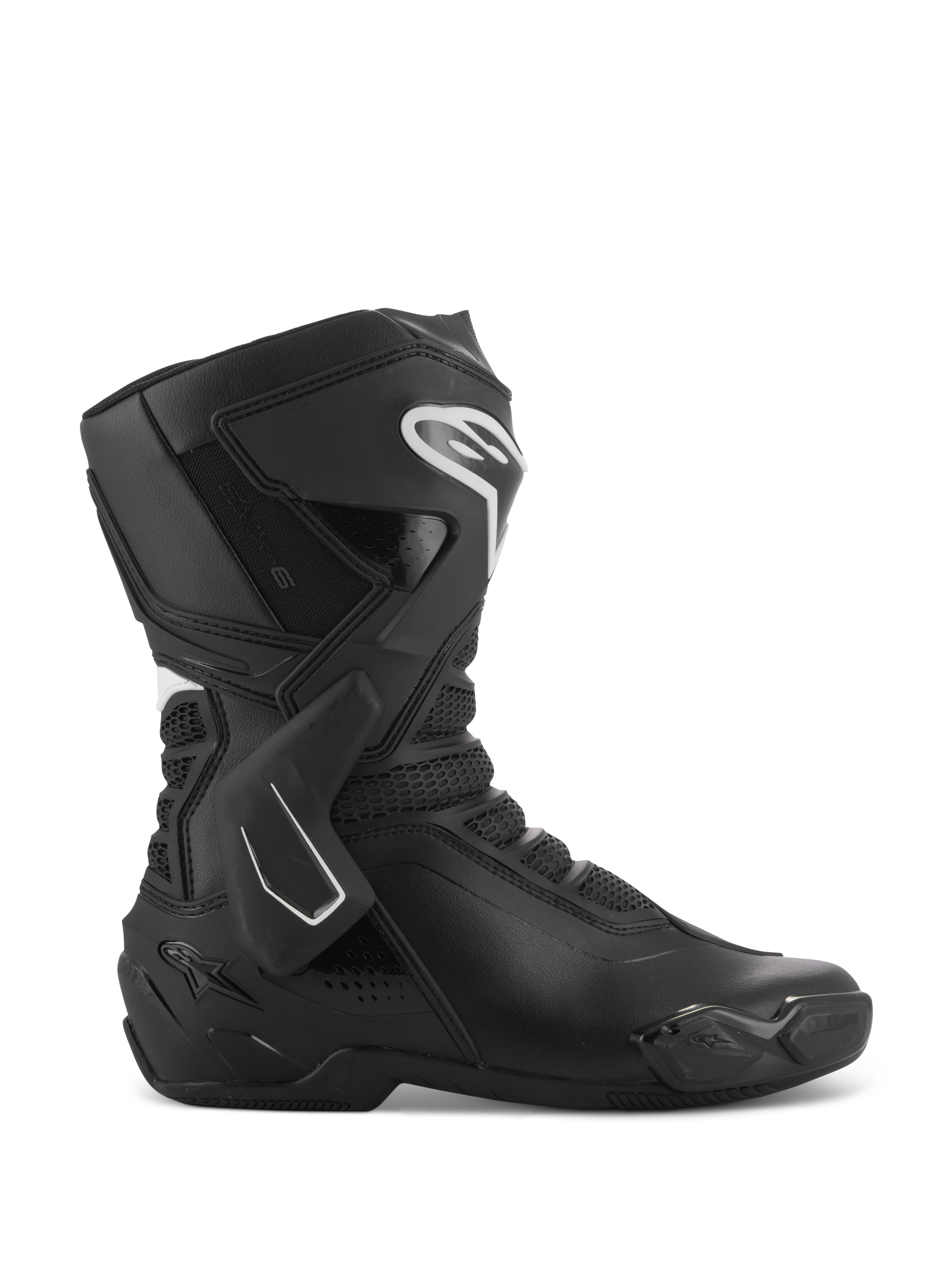 Botas Alpinestars Stella SMX-6 V3, botas de motociclismo de competición para mujer, negro y blanco, vista de perfil lateral con refuerzo de tobillo de TPU y protectores de espinilla, paneles de malla transpirable, logotipo blanco de Alpinestars en la parte frontal, diseñadas para rendimiento en pista y calle