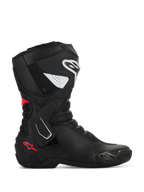 Botas Alpinestars Stella SMX-6 V3, botas de moto deportivas para mujer, negras con detalles en blanco y rosa diva, perfil lateral con protección de espinilla y tobillo de TPU, paneles flexibles de malla y confección en microfibra de alto rendimiento para circuito y calle.