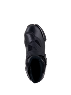 Botas Alpinestars SMX-1 R V2 Vented, color negro, vista superior que muestra la parte superior de microfibra ventilada, la almohadilla de cambio de TPU y el cuello ergonómico para una conducción de alto rendimiento.