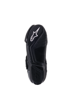 Botas Alpinestars SMX-1 R V2 Vented, vista inferior de la suela, negro, logotipo de la estrella de Alpinestars en blanco sobre suela de compuesto de goma texturizada con patrón de agarre avanzado