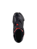 Botas Alpinestars SMX-1 R V2 Vented, negro y rojo, vista superior que muestra la apertura del pie y la construcción superior, con microfibra perforada, detalles en rojo y una correa de velcro ancha en el empeine.