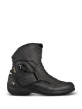 Botas Alpinestars New Land GORE-TEX, botas de moto touring negras, perfil lateral con cuero de plena flor, correa de velcro en el tobillo, marca GORE-TEX y talón reforzado para protección impermeable.