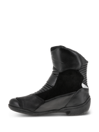 Botas Alpinestars Stella Valencia Waterproof para mujer, negras, vista lateral, diseño multipanel con cuero y ante, zonas de acordeón delanteras y traseras, bota de motociclismo touring de corte bajo