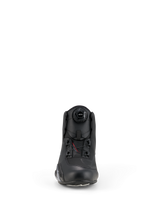 Alpinestars Celer Shoes, calzado para motociclismo, negro, vista frontal con el dial del sistema de cierre Rotor integrado, construcción de microfibra técnica con perfil aerodinámico y zona de la puntera reforzada.