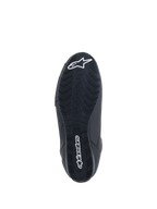 Alpinestars Faster-3 Rideknit® Shoes, calzado para motociclismo, negros, vista inferior de la suela con dibujo texturizado, nombre de Alpinestars y logotipo de la estrella en blanco, diseñados para el rendimiento en conducción de carretera