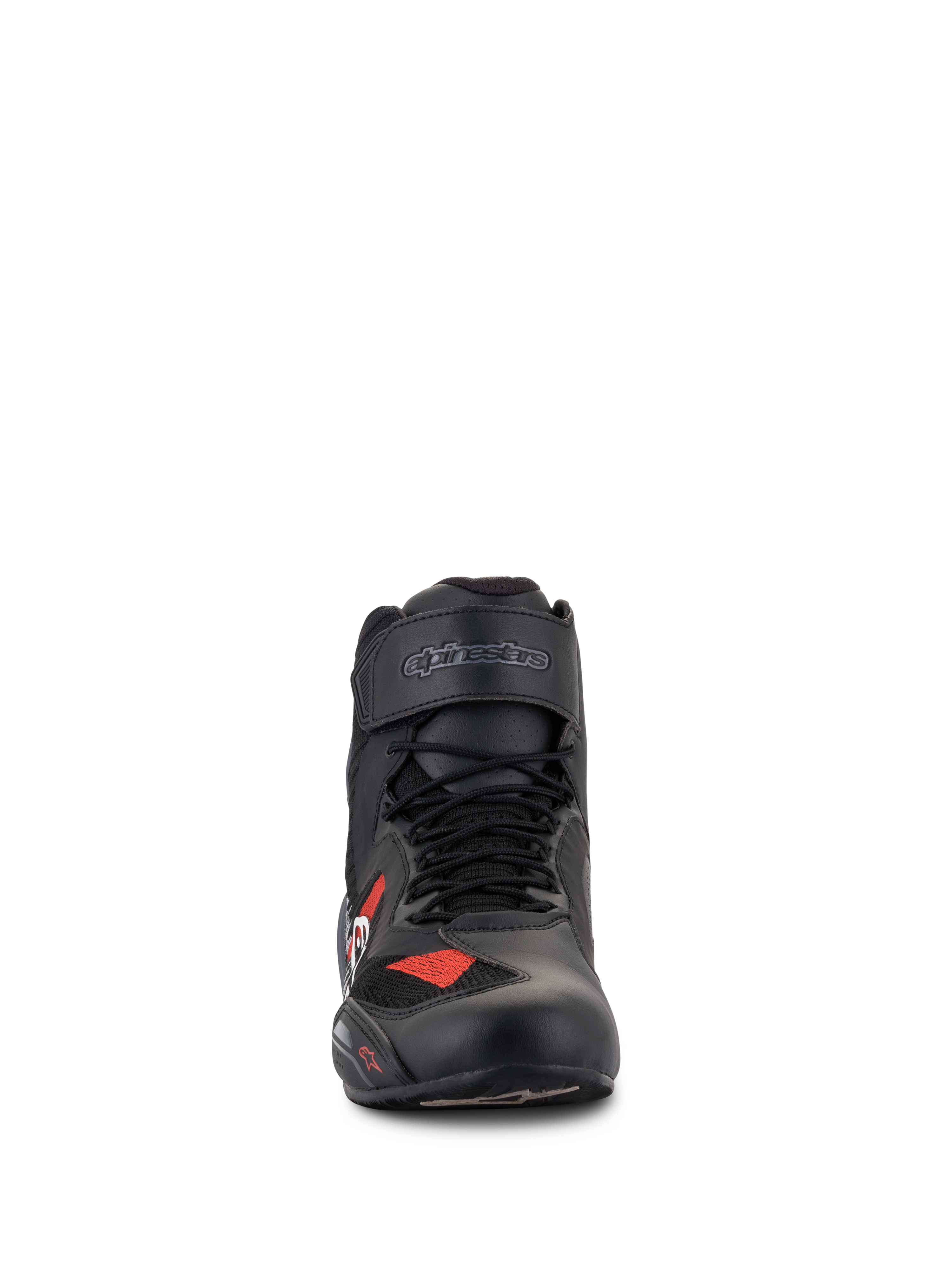 Zapatos Alpinestars Faster-3 Rideknit®, calzado para moto, negro, gris y rojo brillante, vista frontal que muestra cordones negros y correa de velcro con logotipo, construcción de microfibra ligera y malla transpirable, diseño deportivo para conducción en carretera