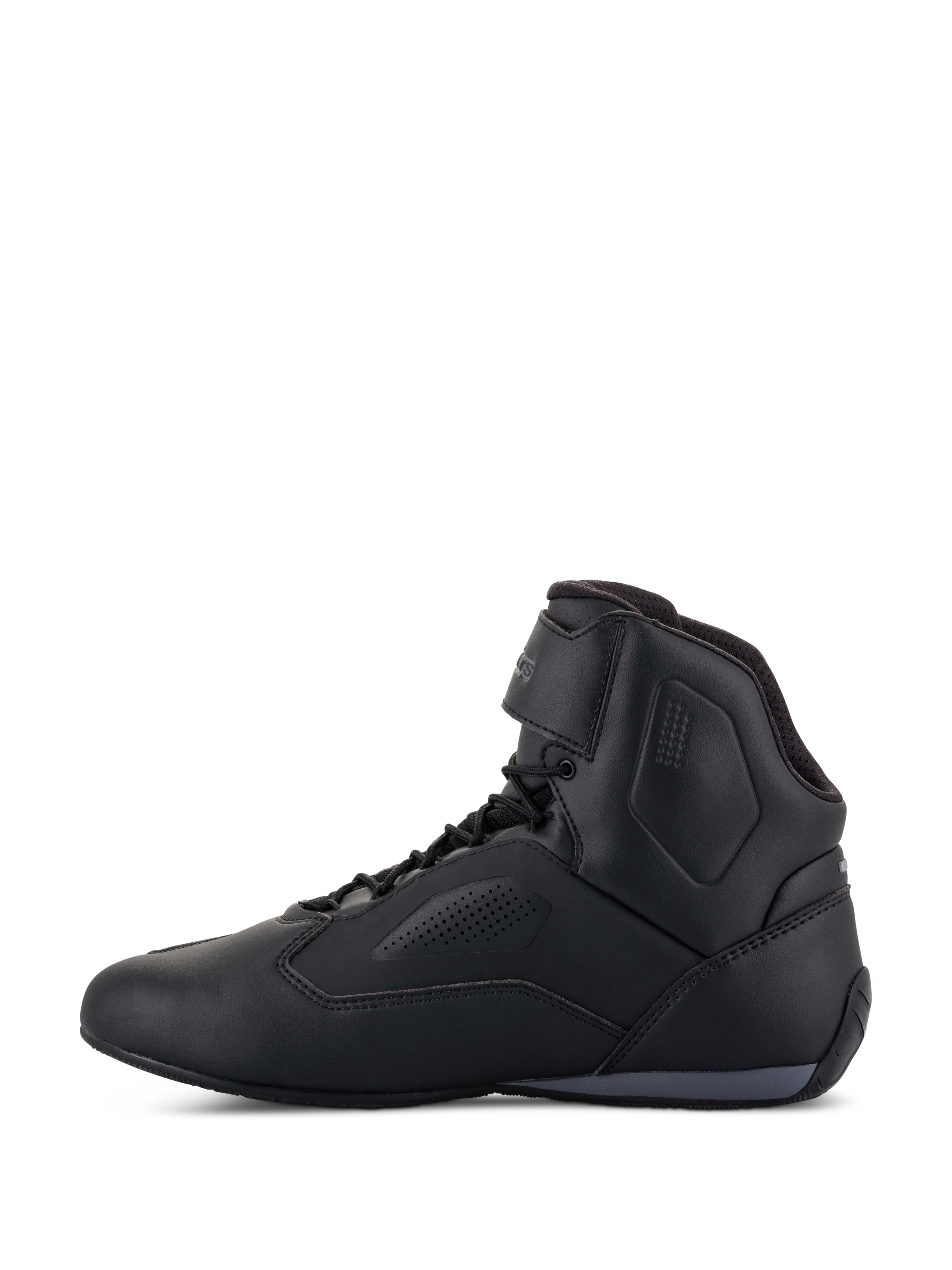 Zapatillas Alpinestars Faster-3 Rideknit®, calzado para moto, negro, vista de perfil lateral, parte superior de microfibra con paneles de ventilación perforados, cierre de cordones con correa de velcro en el tobillo, diseño deportivo inspirado en las carreras de carretera