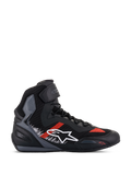 Zapatillas Alpinestars Faster-3 Rideknit, zapatillas para montar en moto, negras con detalles en gris y rojo brillante, diseño de caña alta con logotipo de estrella blanca, confección de tejido de punto transpirable, correa en el tobillo, paneles texturizados grises, suela negra y gris