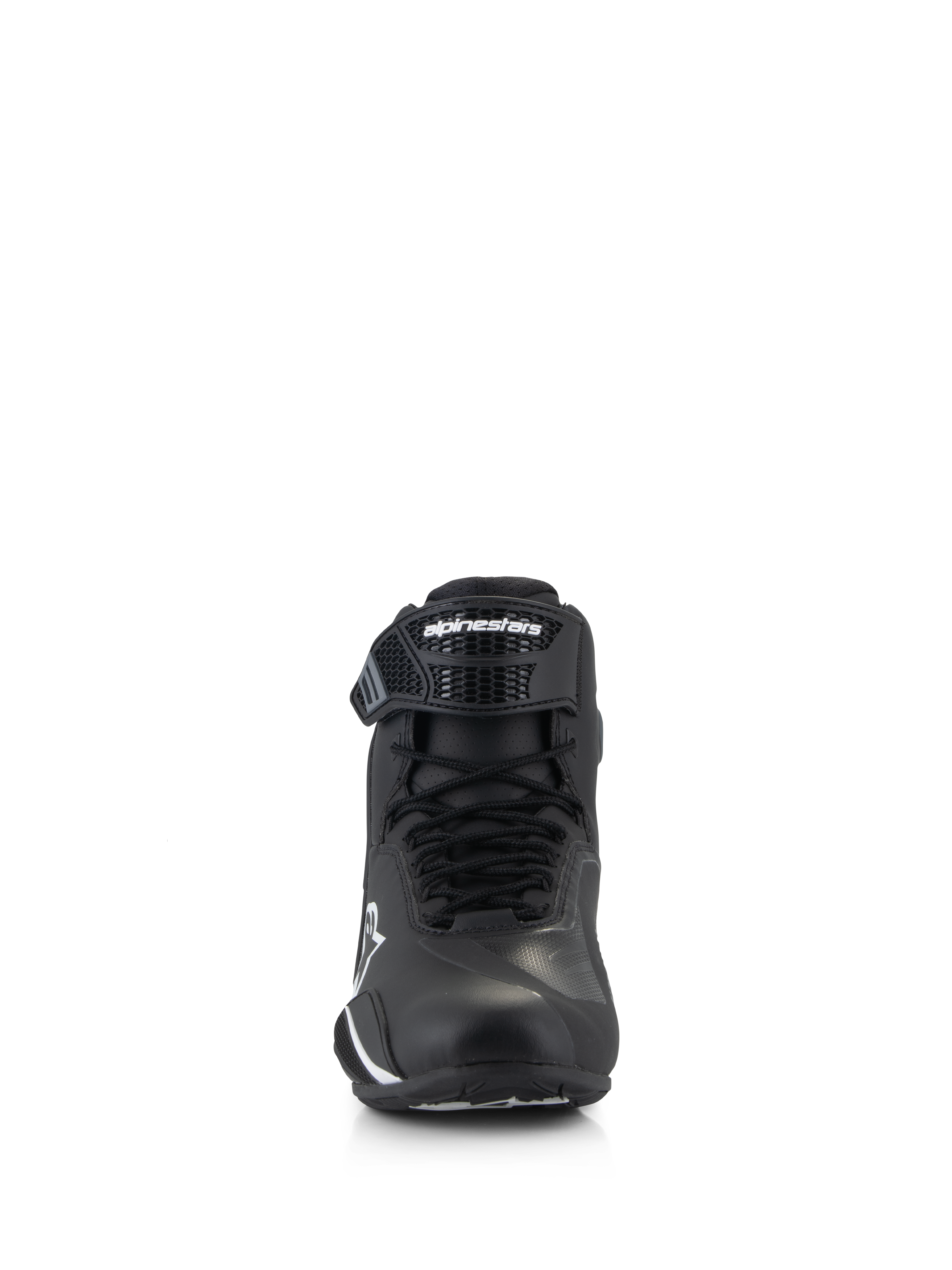 Zapatos Alpinestars Faster-4, calzado para motociclismo, negro y blanco, vista frontal que muestra el cierre de cordones y la correa ajustable de TPR en el tobillo con el logo de Alpinestars, diseño estilizado y protector para conducción en carretera