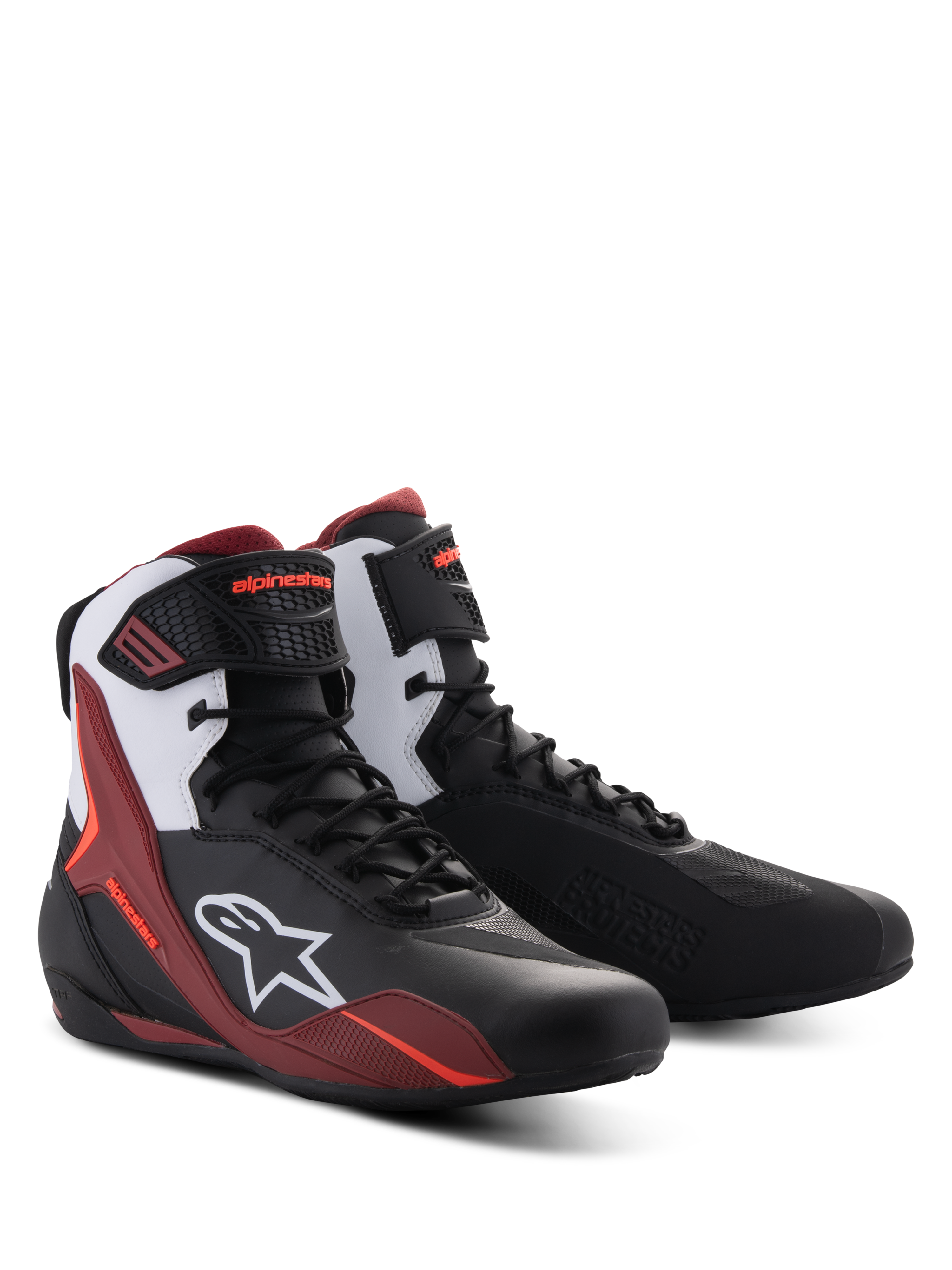 Zapatillas Alpinestars Faster-4, calzado para motociclismo, negro, blanco y rojo oscuro, con cierre de cordones y correa en el tobillo, logo blanco de Alpinestars en el lateral, diseño deportivo con protección reforzada para conducción en carretera
