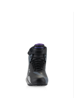 Alpinestars Stella Faster-4, zapatos de moto para mujer negros, grises y violetas, vista frontal con cordones y correa.