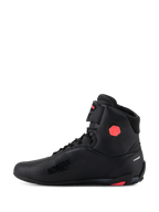 Zapatillas Alpinestars Stella Faster-4 para mujer, calzado para motociclismo, negro y rosa Diva, con parte superior de microfibra sin costuras, protector de tobillo hexagonal rosa, logotipo Alpinestars Protect y sistema integrado de cierre con cordones y correa
