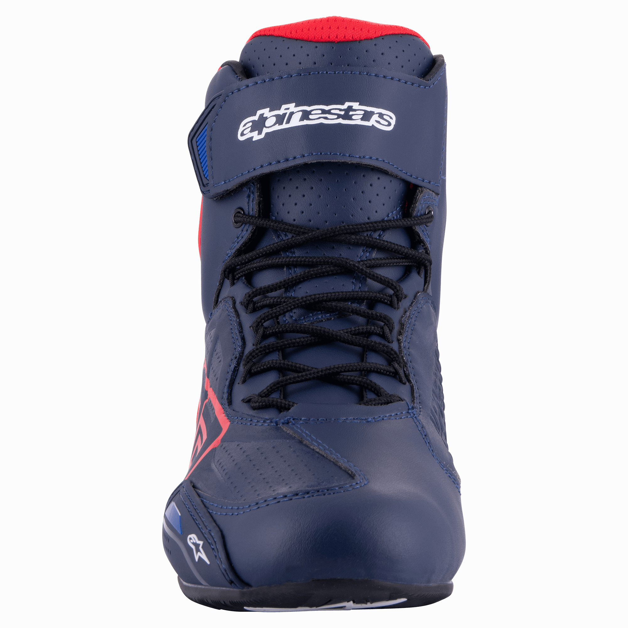 Alpinestars Austin Riding Shoe, vista frontal, azul marino noche y rojo brillante, con cordones negros, correa de velcro en el tobillo con logo blanco y construcción de microfibra perforada.