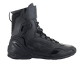 Zapatos Alpinestars Superfaster, zapatos de motociclismo, color negro, perfil de caña alta con sistema de cordones rápidos y correa para el tobillo, con paneles de microfibra y Rideknit, talón reforzado con TPU y protección en la puntera, diseño atlético estilizado para conducción en carretera