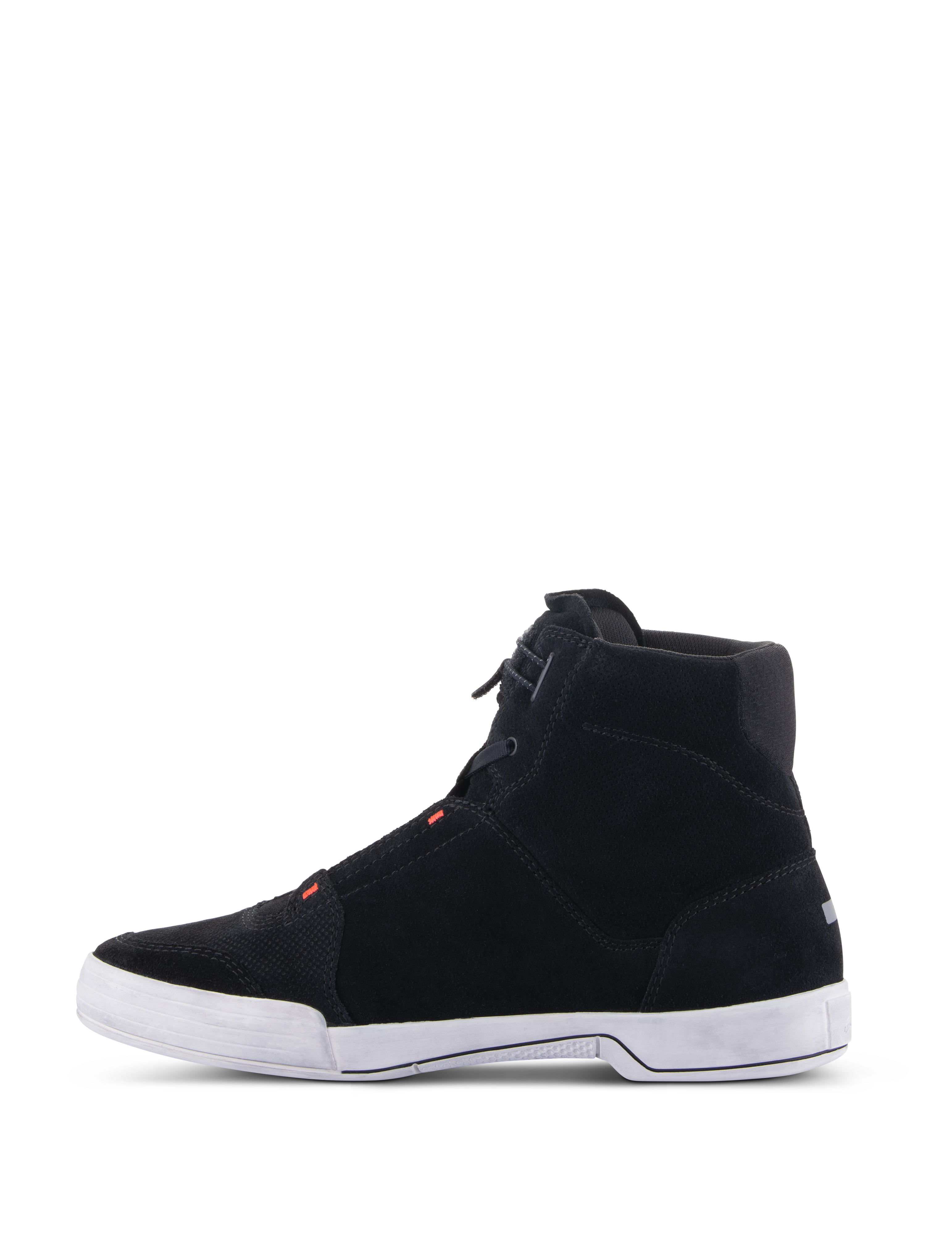 Zapatos Alpinestars Chrome, calzado para montar en moto, negro y gris con rojo flúor, vista de perfil lateral con construcción de ante dividido y suela de goma blanca, silueta de zapatilla informal para conducción urbana